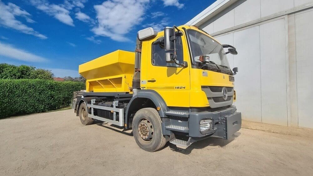 Zdjęcie przedstawiające Mercedes AXOR 1824 Euro 5 Schmidt Stratos II 6m3