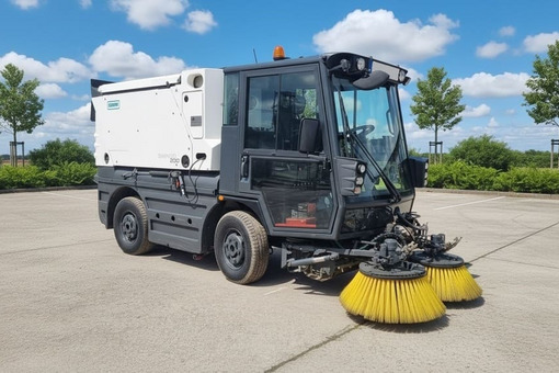 Zdjęcie przedstawiające Zamiatarka Schmidt SWINGO 200+  82KM / Euro 5 / PM10 /2014