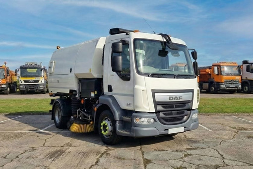 Zdjęcie przedstawiające nowość w ofercie: DAF LF 230 – Zamiatarka JOHNSTON VT651 / PM2.5 PM10 / EURO 6 / 2017